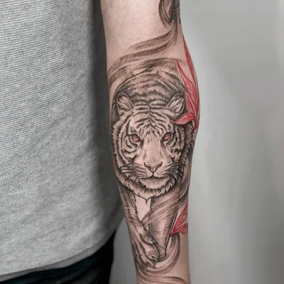 Artist Line Tattoo